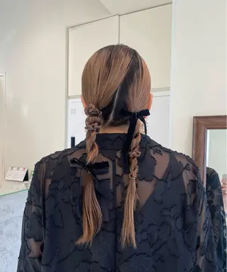 ヘアアレンジ 垢抜け小顔レイヤー オリーブ/スミレのヘアスタイル