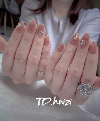 ミディアム めぐみのネイルサロン スタッフ練習のネイルデザイン