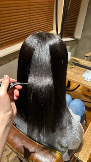 ロング 🦊カット/縮毛矯正 Rioのヘアスタイル