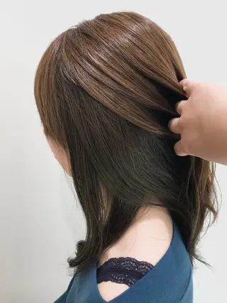 セミロング カラー 清藤綾/脱白髪染め 白髪ぼかしハイライトのヘアスタイル