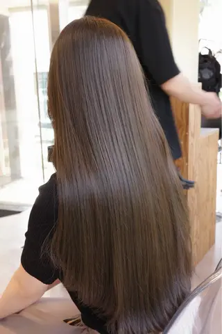 ロング カラー KOHNO ナチュラルデザインのヘアスタイル