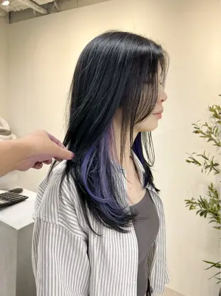 セミロング カラー メンズ レイヤー ウルフ 弓木啓輔のヘアスタイル