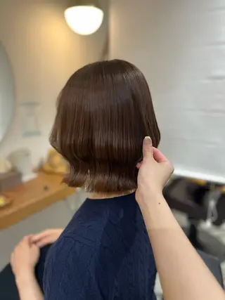 ミディアム 塩川ももこ/ 自然な縮毛矯正のヘアスタイル