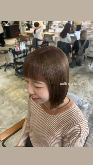 ショート カラー 光本 杏のヘアスタイル