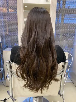 ロング カラー 小林 栞菜のヘアスタイル