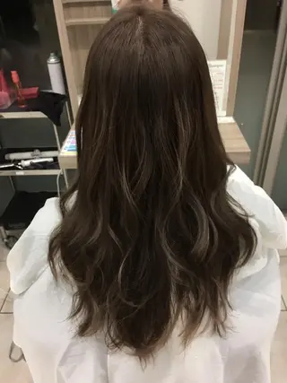 ロング カラー 小島 仁美のヘアスタイル