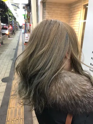 ミディアム カラー 東條 克義のヘアスタイル