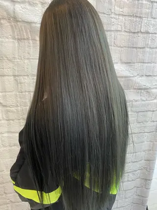 ロング カラー デザインカラー✨新倉 佑奈のヘアスタイル