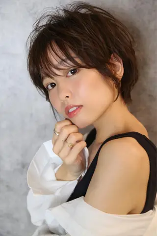 ショート カラー 篠塚 純のヘアスタイル
