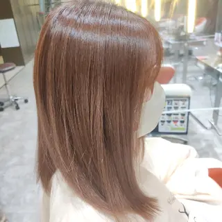 カラー 菊岡 歩のヘアスタイル