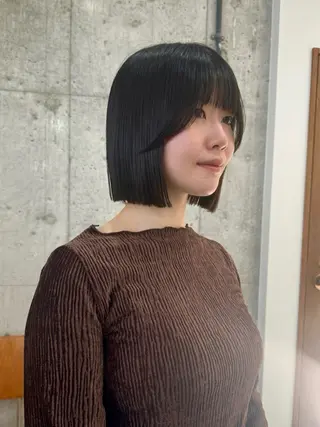 ショート 切りっぱなしボブ/ ブリーチカラー/大塚のヘアスタイル