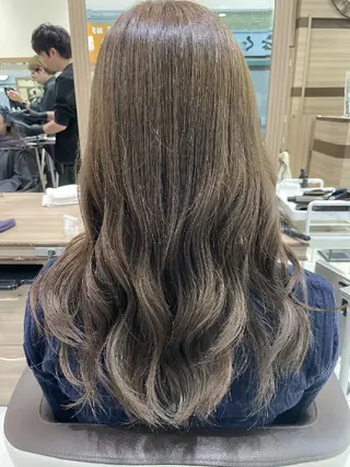 ロング パーマ 佐々木 萌のヘアスタイル
