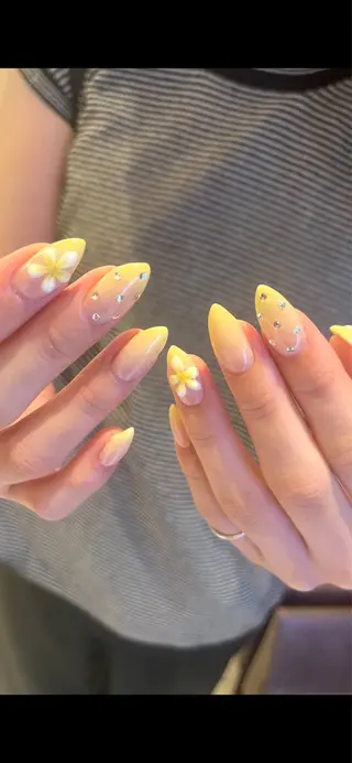 ネイル 生井 優花のネイルデザイン