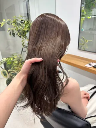 ロング 盛れる透明感カラー・ momokaのヘアスタイル