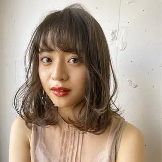 ミディアム 顔周りの垢抜けヘア 立山愛梨のヘアスタイル