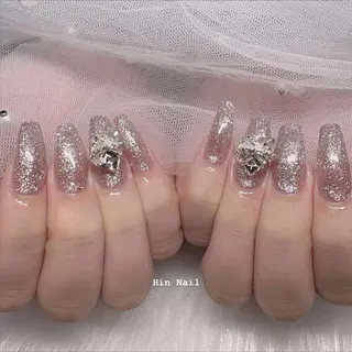 ネイル Hin Nailsのネイルデザイン