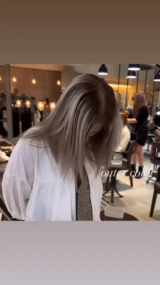 セミロング カラー 💜ハイトーン💛 マジカルかいちゃんのヘアスタイル