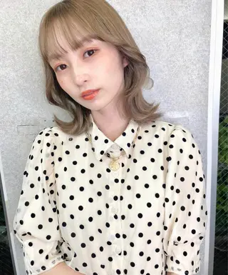 ミディアム レイヤーカット、 大人可愛い　中村美羅のヘアスタイル