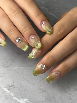 ネイル 【UNE.】 長さだしフィルインのネイルデザイン