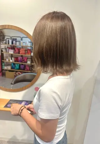 ミディアム カラー 梅田 薫のヘアスタイル