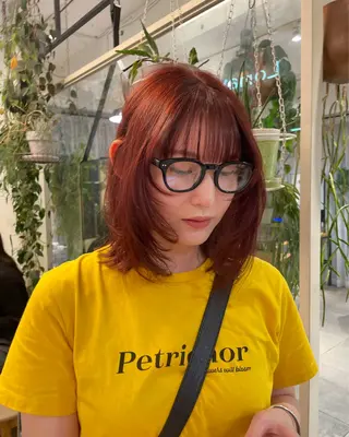 ミディアム カラー ミルクティー× グレージュMOMOのヘアスタイル