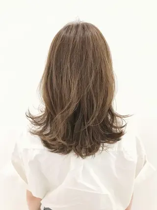ミディアム カラー パーマ 磧本 祐里恵のヘアスタイル