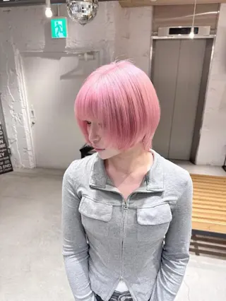ショート カラー レイヤーブリーチ特化 ホワイト専門/岸のヘアスタイル