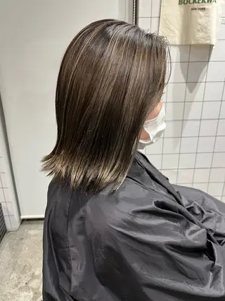 ミディアム カラー AOI ハイトーン/ボブのヘアスタイル