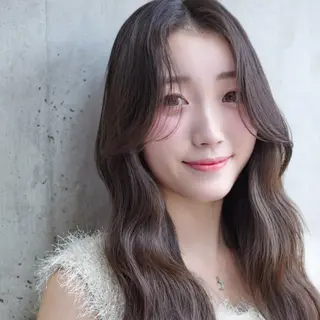 カラー 上村 陽菜のヘアスタイル