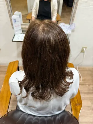 セミロング カラー 森岡 砂羽のヘアスタイル