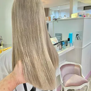 ロング Lit.豊橋 夏目のヘアスタイル