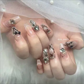 ネイル Hin Nailsのネイルデザイン