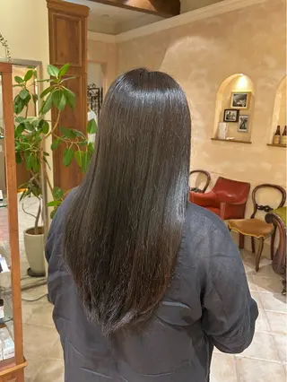 カラー 根本 琴子のヘアスタイル