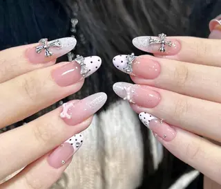 ネイル Pure&Rich Nailのネイルデザイン