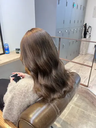 セミロング カラー 多河 遥のヘアスタイル