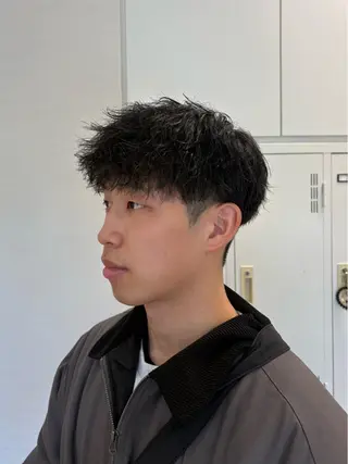 ショート パーマ メンズ 透明感カラー/ 松井克樹のヘアスタイル