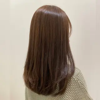 セミロング カラー 井上 愛里のヘアスタイル