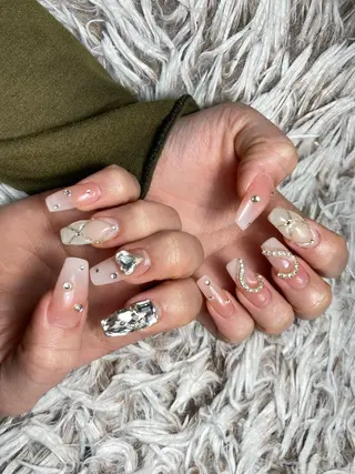 ロング ネイル ✴︎ Delightのネイルデザイン