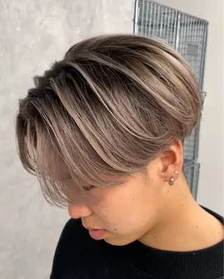 ミディアム カラー パーマ ヘアアレンジ メンズ メンズバレイヤージュ 🌫ハイライトのヘアスタイル