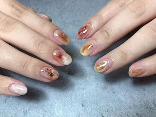 ショート カラー ネイル マツエク・マツパ illum hicariのネイルデザイン