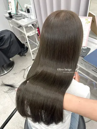 ロング カラー 柔らかオリーブ🌿 HIMARI🌻のヘアスタイル