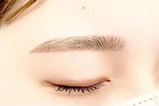 アイブロウ yoko 𓂃個室サロン𓂃のマツエク・マツパデザイン