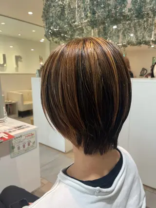 カラー 平 真亜里のヘアスタイル