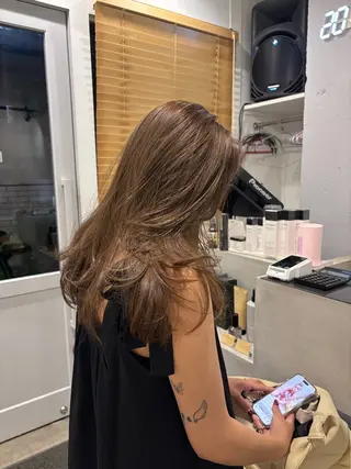 ミディアム 熊取谷 茉那のヘアスタイル