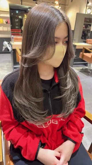 ロング 平尾 樹里のヘアスタイル