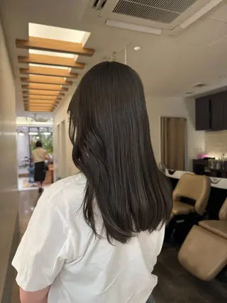 セミロング ホリグチ ルナのヘアスタイル
