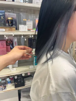 ミディアム ベージュカラー/ いぢちるみのヘアスタイル