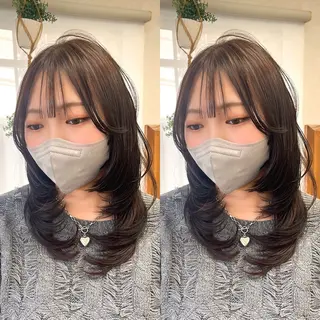 セミロング issy/ハイライト ハイトーン／レイヤーのヘアスタイル