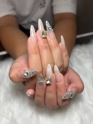 ネイル B.glossy所属・ビューティーサロン B.glossyのネイルデザイン
