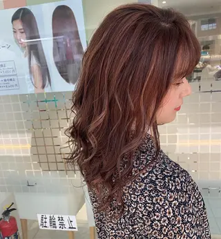 セミロング カラー ブリーチ/バレイヤ ージュ川端裕司のヘアスタイル